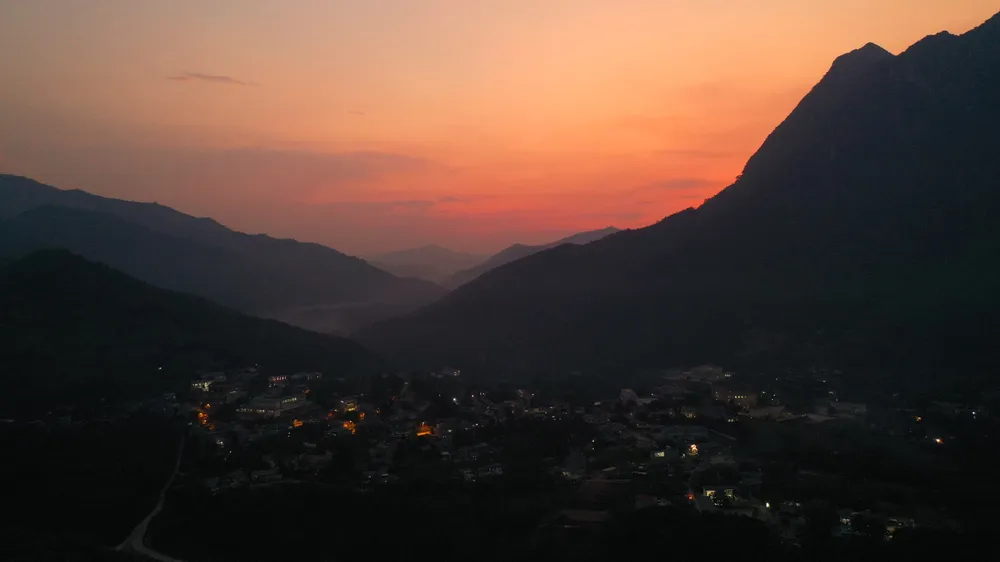 Có khi là ngắm hoàng hôn ở nơi đây như một bức tranh hoàng hôn ở vùng đất biên thùy