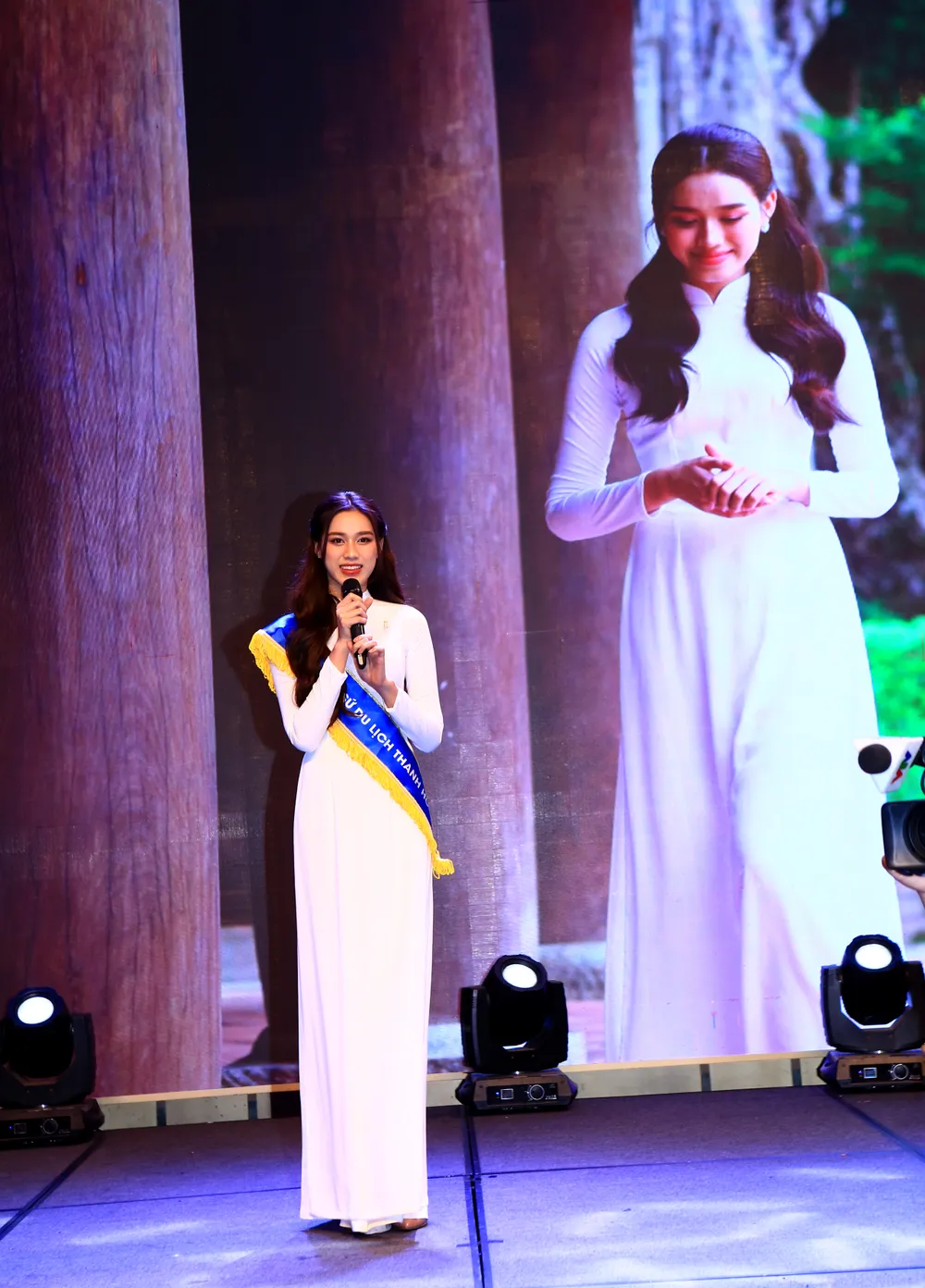 Hoa Hậu Đỗ Thị Hà chia sẻ, sẽ nỗ lực hết mình để đưa hình con người, du lịch xứ Thanh đến với bạn bè, du khách quốc tế. Ảnh: ĐẶNG TRUNG Hoa Hậu Đỗ Thị Hà chia sẻ, sẽ nỗ lực hết mình để đưa hình con người, du lịch xứ Thanh đến với bạn bè, du khách quốc tế. Ảnh: ĐẶNG TRUNG