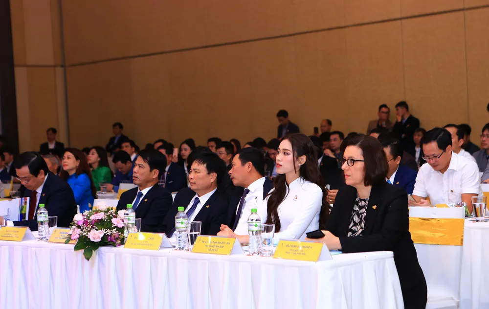 Các đại biểu tham dự hội nghị xúc tiến du lịch Thanh Hóa-Nghệ An-Hà Tĩnh. Ảnh: ĐẶNG TRUNG Các đại biểu tham dự hội nghị xúc tiến du lịch Thanh Hóa-Nghệ An-Hà Tĩnh. Ảnh: ĐẶNG TRUNG