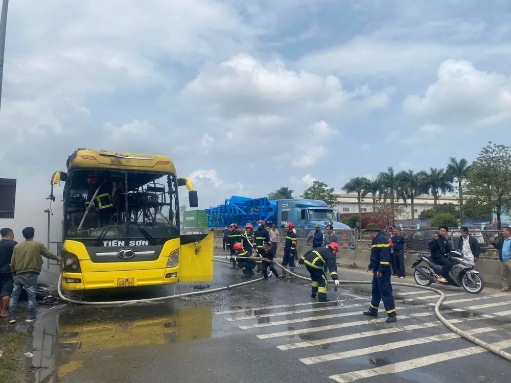 Rất may vụ cháy xảy ra may mắn không có thiệt hại về người.