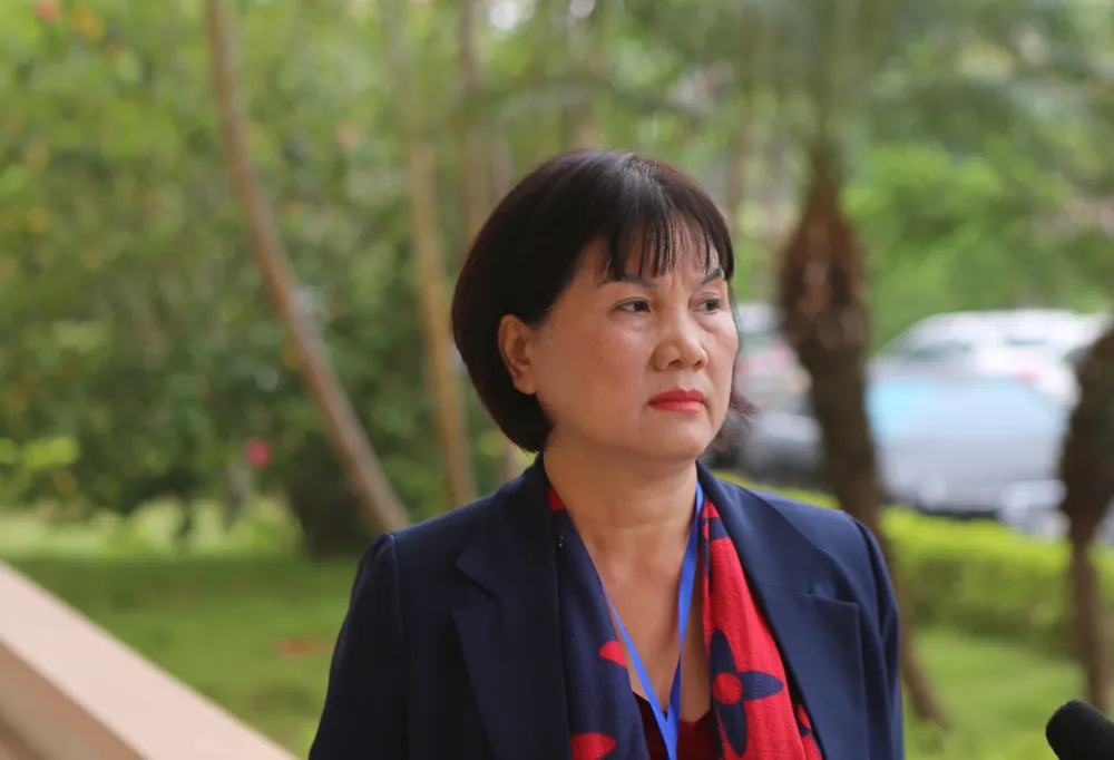 Bà Lê Thị Hương, Giám đốc Chi nhánh Điện lực Thanh Hóa xót xa khi nói về tình trạng nhiều DN bị đình chỉ, đóng cửa vì quy định mới về PCCC. Ảnh: ĐẶNG TRUNG Bà Lê Thị Hương, Giám đốc Chi nhánh Điện lực Thanh Hóa xót xa khi nói về tình trạng nhiều DN bị đình chỉ, đóng cửa vì quy định mới về PCCC. Ảnh: ĐẶNG TRUNG