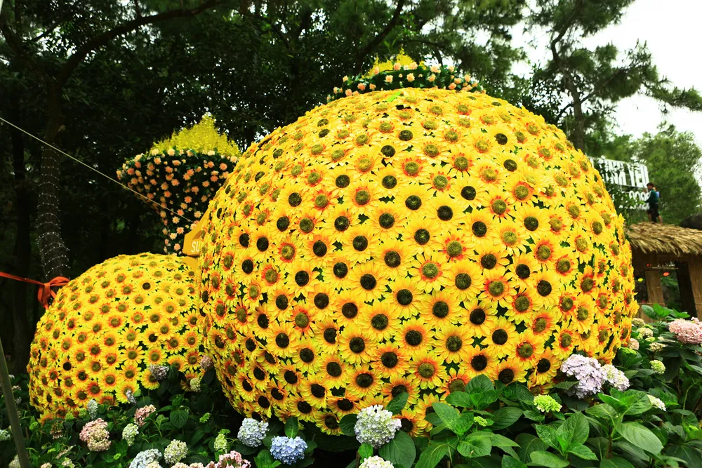 Lễ hội tình yêu hòn Trống Mái 2023 – một sản phẩm du lịch mang dấu ấn riêng của TP biển Sầm Sơn vì thế cách trang trí ở mỗi góc khác nhau đều gây ấn tượng với du khách. Ảnh: ĐẶNG TRUNG