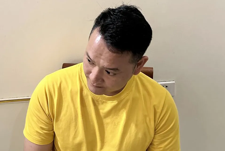 Trương Văn Thịnh Giám đốc Công ty TNHH kinh doanh tài chính Đại Thịnh Phát tại trụ sở công an. Ảnh: CATH Trương Văn Thịnh Giám đốc Công ty TNHH kinh doanh tài chính Đại Thịnh Phát tại trụ sở công an. Ảnh: CATH