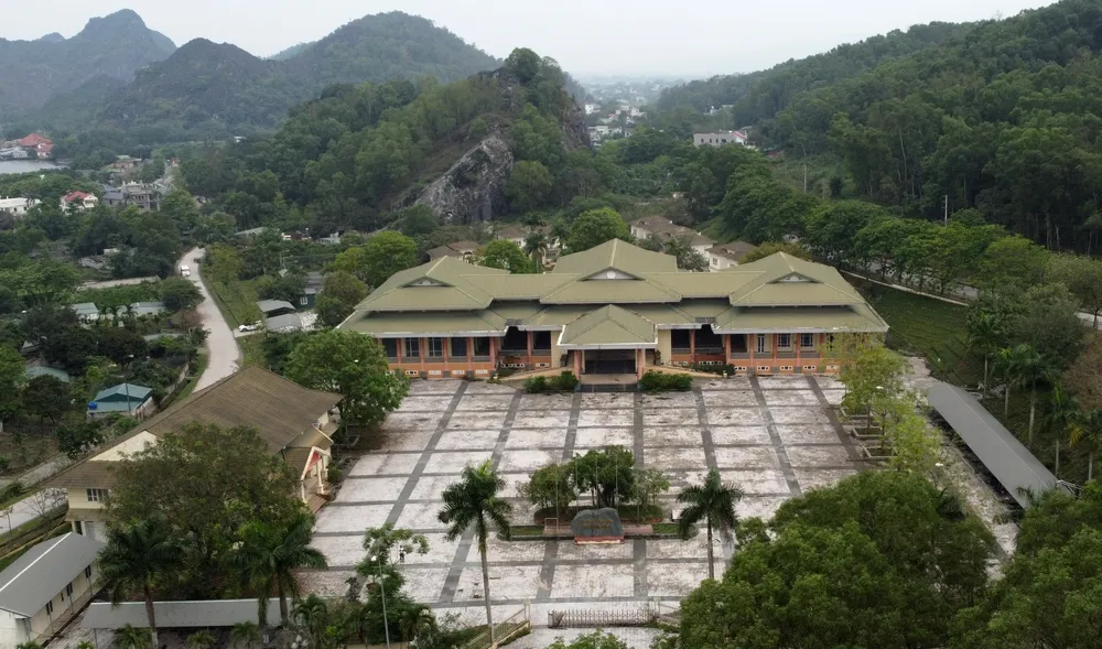 Trung tâm Hội nghị Hàm Rồng nằm trên đường Yên Ngựa, phường Hàm Rồng, TP Thanh Hóa được khởi công tháng 6-2013 và đưa vào sử dụng cuối năm 2014. Ảnh: ĐẶNG TRUNG