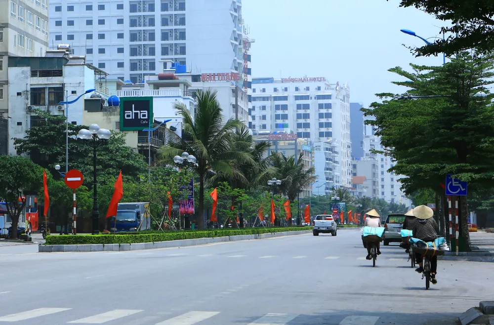 Đường phố Sầm Sơn bình yên trước khi mùa dịch lịch biển Sầm Sơn 2023 sắp diễn ra. Ảnh: ĐẶNG TRUNG Đường phố Sầm Sơn bình yên trước khi mùa dịch lịch biển Sầm Sơn 2023 sắp diễn ra. Ảnh: ĐẶNG TRUNG