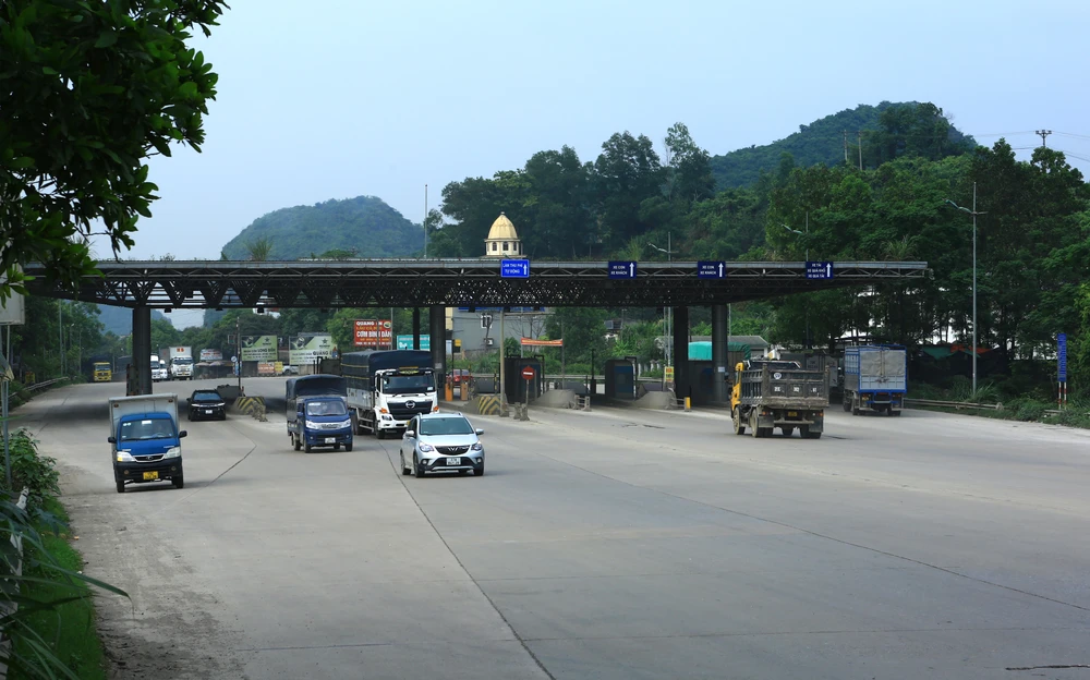 Trạm Thu Phí Quốc Lộ 1A Bỏ Hoang