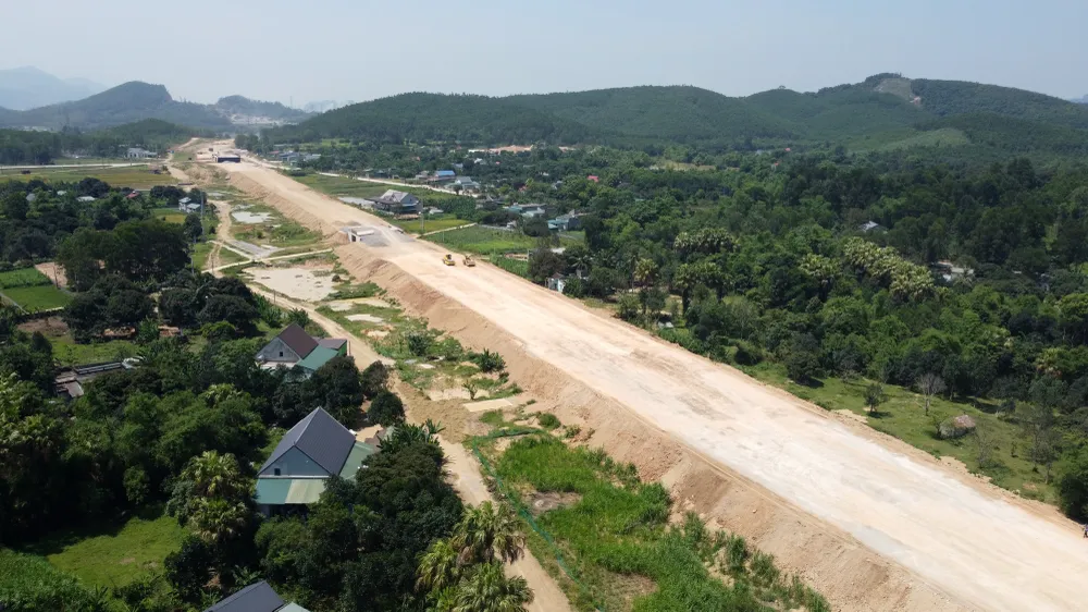 Đây là dự án được chuyển đổi từ phương thức đầu tư đối tác công-tư sang đầu tư công. Đây là dự án được chuyển đổi từ phương thức đầu tư đối tác công-tư sang đầu tư công.