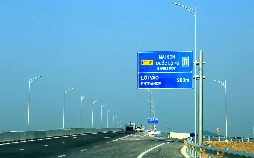 Tại nút giao thông Đông Xuân đi nút giao thông Tân Phúc (Nông Cống) đã được nhà thầu lắp hoàn tất biển báo.