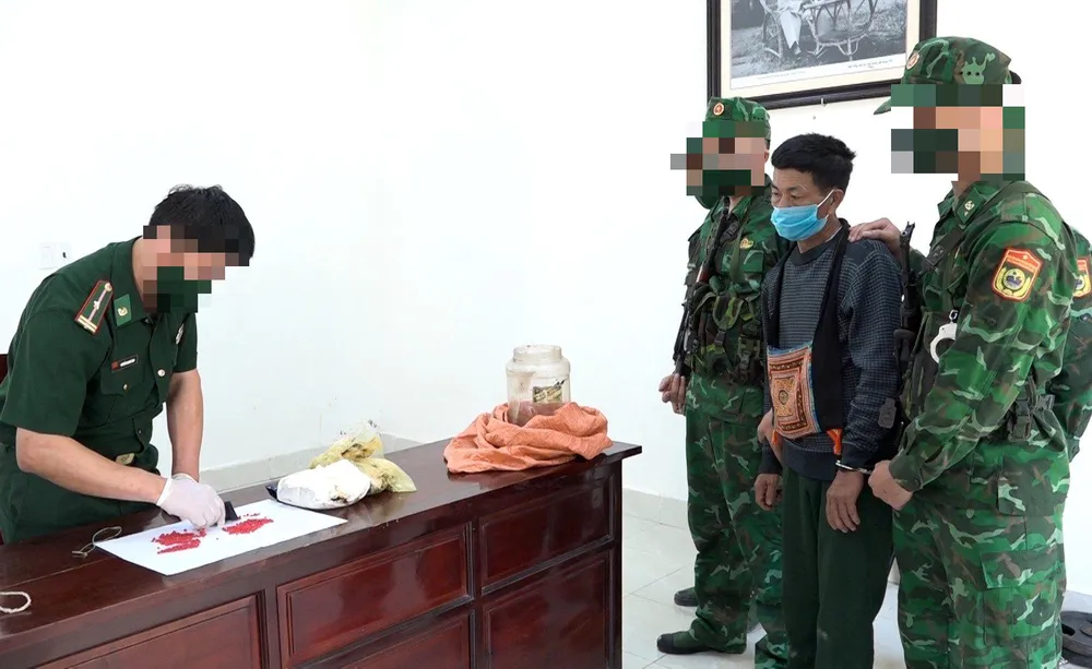 Giàng A Mang khai nhận vận chuyển ma túy từ Lào về Việt Nam đưa đi tiêu thụ các tỉnh phía Bắc. Ảnh: BĐBP Thanh Hóa