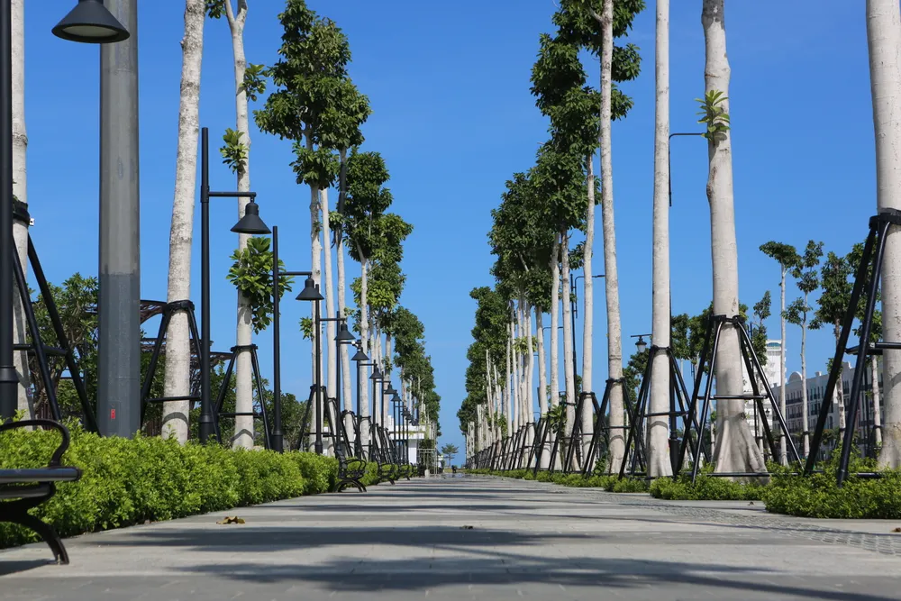 Lý do thứ 2 là sau này khi sáp nhập huyện Đông Sơn vào thành phố Thanh Hóa, tuyến đường này sẽ là kỷ niệm gợi nhớ cho thế hệ mai sau về địa danh của huyện Đông Sơn. Lý do thứ 2 là sau này khi sáp nhập huyện Đông Sơn vào thành phố Thanh Hóa, tuyến đường này sẽ là kỷ niệm gợi nhớ cho thế hệ mai sau về địa danh của huyện Đông Sơn.