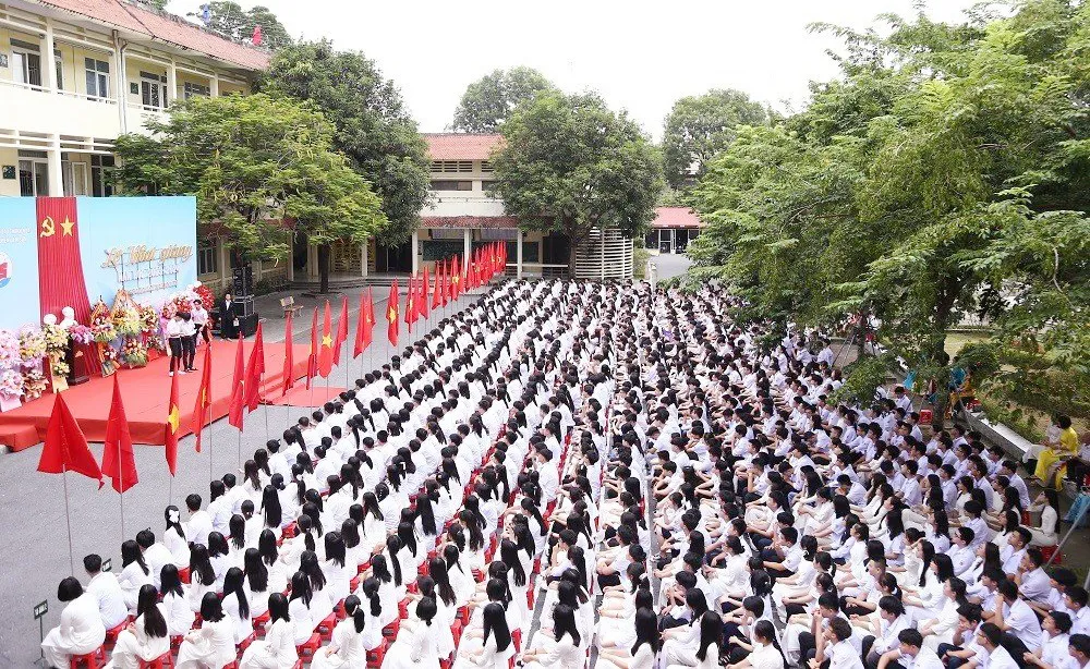 Lễ khai giảng Trường THPT Chuyên Lam Sơn - ngôi trường có nhiều học sinh đoạt giải Quốc gia, Quốc tế sáng 5-9. Ảnh: PHONG SẮC