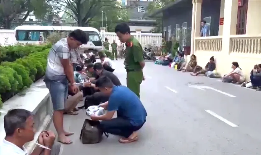 Băng nhóm cướp giật tài sản do Trịnh Ngọc Quẹo ở An Giang cầm đầu bị công triệt phá. Ảnh: CATH BANG-NHOM-CUOP-GIAT-TAI-SAN.png