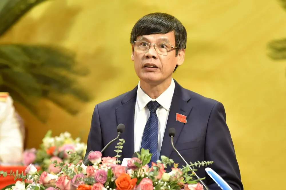Cựu Chủ tịch UBND tỉnh Thanh Hóa ông Nguyễn Đình Xứng bị khởi tố vì liên quan đến dự án Hạc Thành Tower khi ký áp giá đền bù giao đất gây thiệt hại cho ngân sách gần 56 tỉ đồng. Ảnh: ĐẶNG TRUNG nguyen-dinh-xung-chu-tich-ubnd-tinh-thanh-hoa-782-5754-6304.jpg