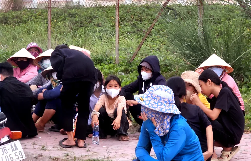 Theo thống kê của công an, có khoảng hơn 100 trẻ em bị lôi kéo, dụ dỗ phản đối dự án bến cảng thị xã Nghi Sơn, Thanh Hóa. Ảnh: MINH ANH Dự-Án-Bến-Cảng-Số-3-Thị-Xã-Nghi-Sơn-Thanh-Hóa-Thanh-Hóa-Trẻ-Em-2.jpg