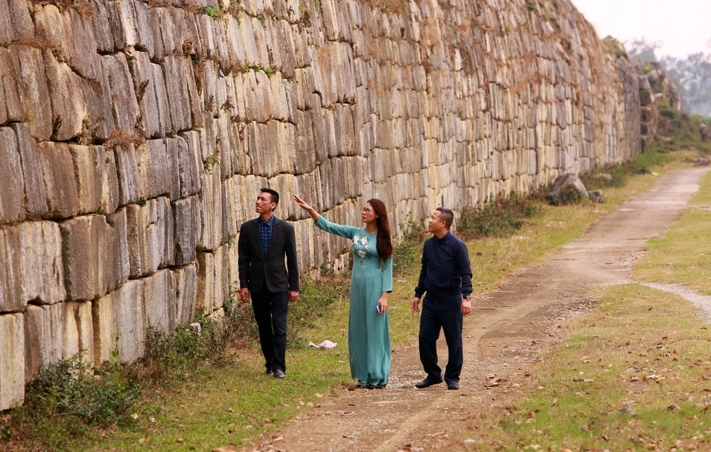 Cận cảnh rêu phong thành đá cổ lớn nhất Đông Nam Á ở Thanh Hóa - 17.JPG