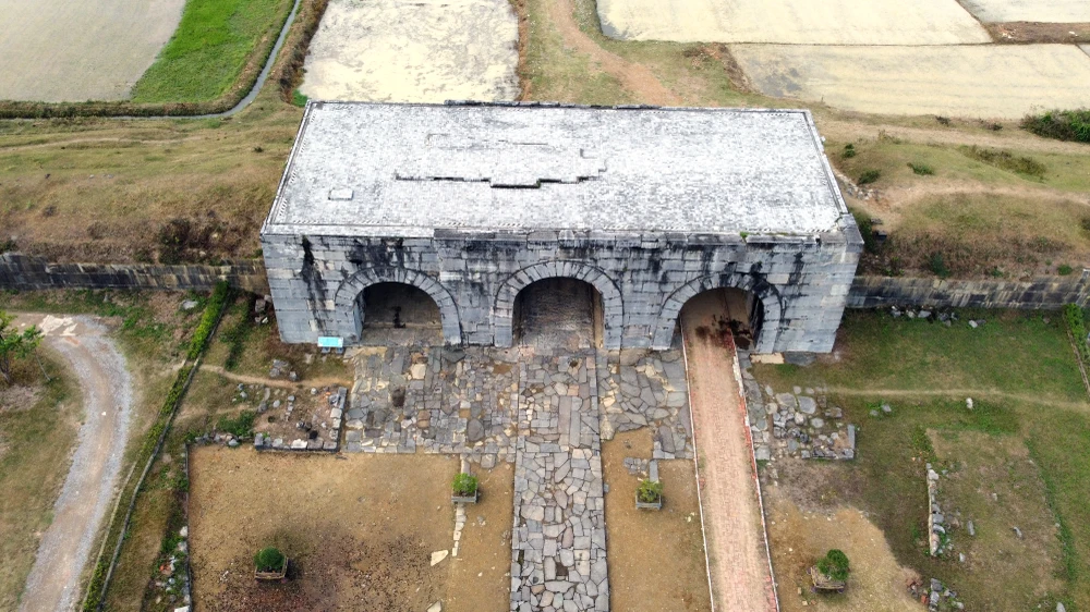 Cận cảnh rêu phong thành đá cổ lớn nhất Đông Nam Á ở Thanh Hóa - 25.JPG