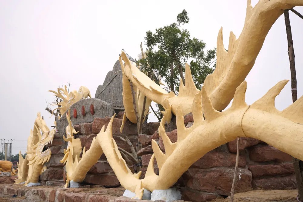 Cận cảnh 4 tượng rồng giống giun… ở Thanh Hóa gây tranh cãi trên mạng-12.jpg