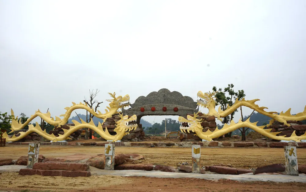 Cận cảnh 4 tượng rồng giống giun… ở Thanh Hóa gây tranh cãi trên mạng-4.jpg