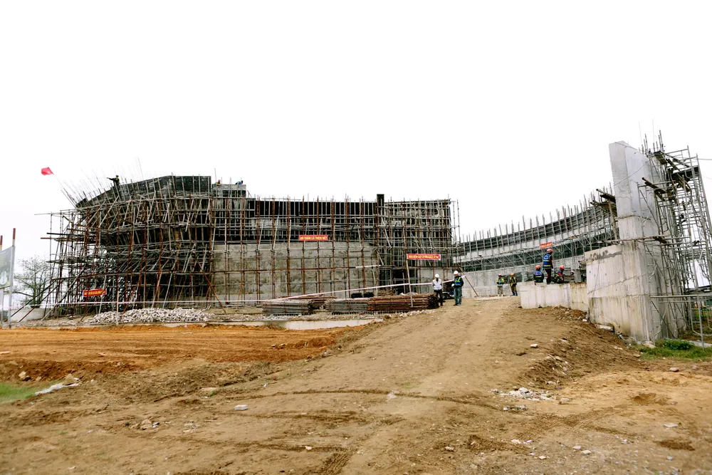 Nguyên Phó Thủ tướng Trương Hòa Bình thăm tượng đài tàu tập kết ra Bắc-12.JPG