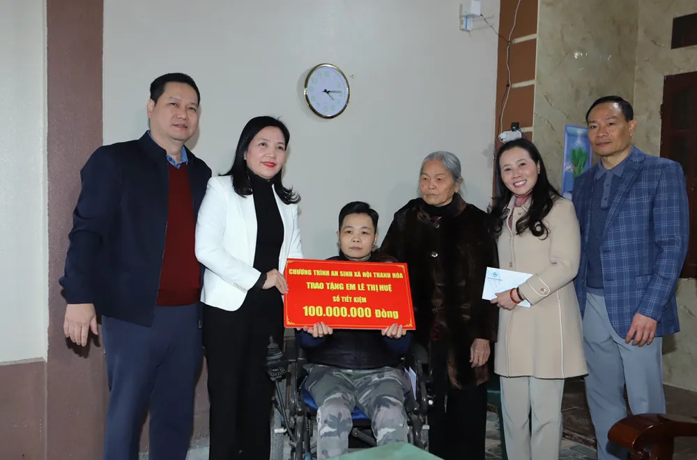 Bí thư Thanh Hóa chia sẻ khó khăn với với cựu vận động viên Lê Thị Huệ-5.jpg