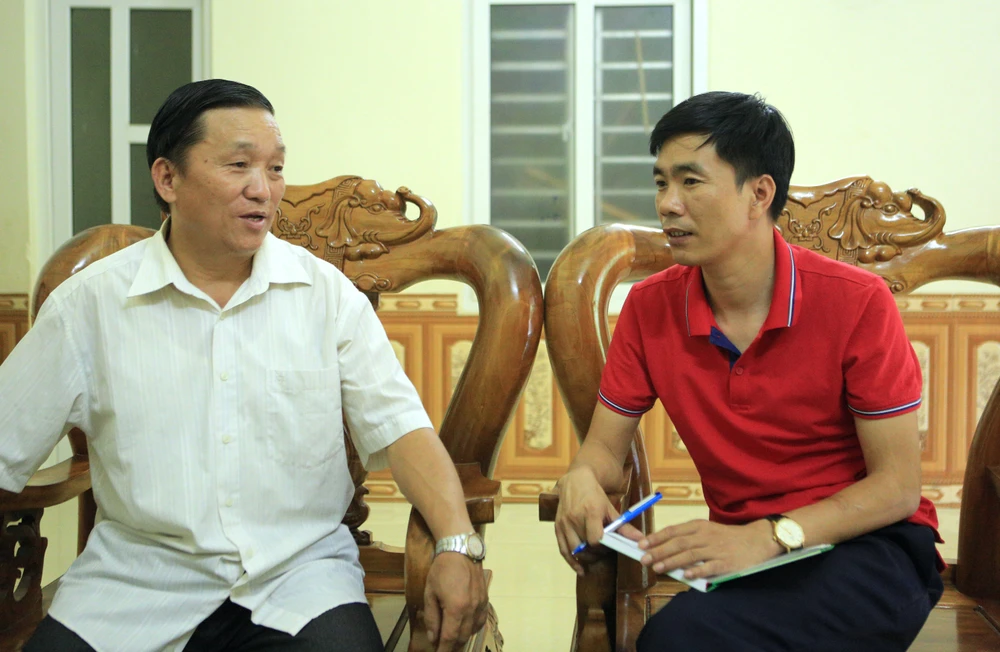 Người tiên phong xóa hủ tục ‘treo xác’ của người Mông1.JPG