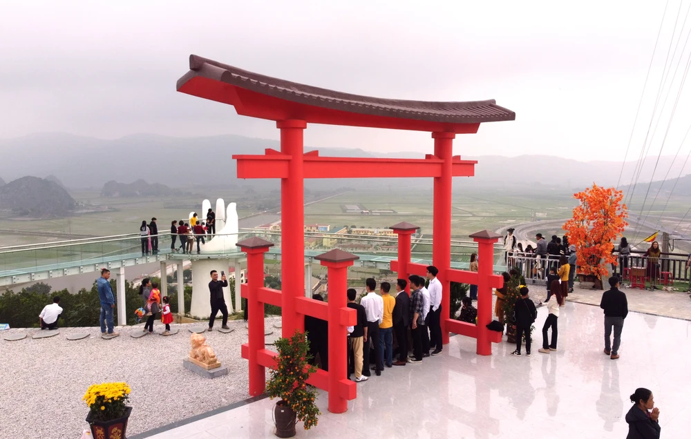 Độc đáo Chùa Cao với tượng phật 4 mặt và bàn tay phật ở Thanh Hóa-5.JPG