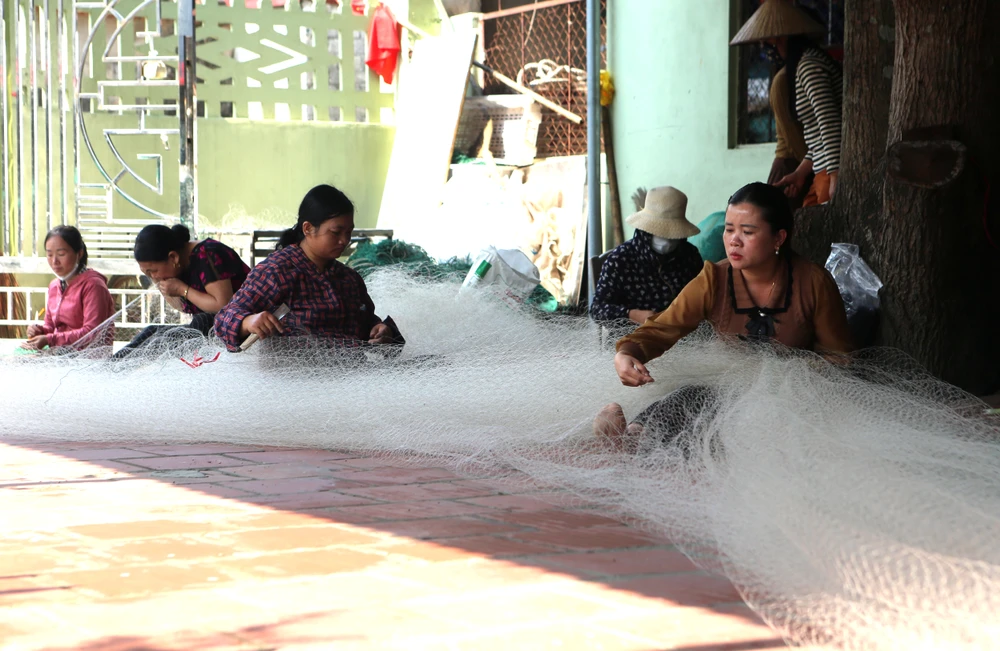 Tôi đi vá lưới thuê ở xã Hoằng Trường, Hoằng Hóa, Thanh Hóa-14.JPG