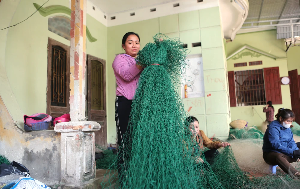 Tôi đi vá lưới thuê ở xã Hoằng Trường, Hoằng Hóa, Thanh Hóa-18.JPG