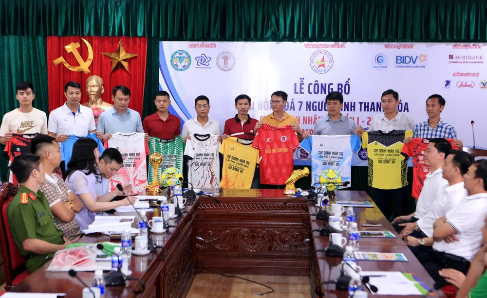 “Siêu phủi” Bờ Biển Ngà dự Giải bóng đá sân 7 Thanh Hóa tranh cúp doanh nhân trẻ -3.JPG