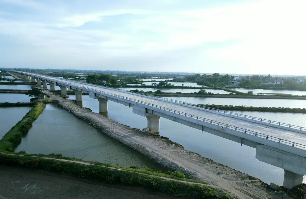 Hình hài cầu Lạch Trường vượt cạn dài nhất ở Thanh Hóa - 32.jpg