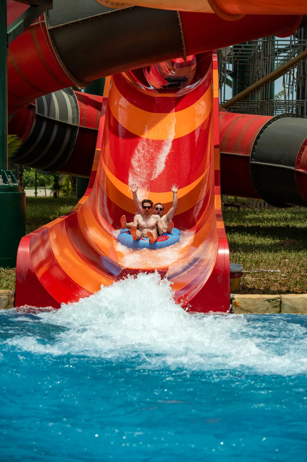 Toàn cảnh công viên nước Sầm Sơn lớn nhất miền Bắc trước ngày đón khách - 12.jpg