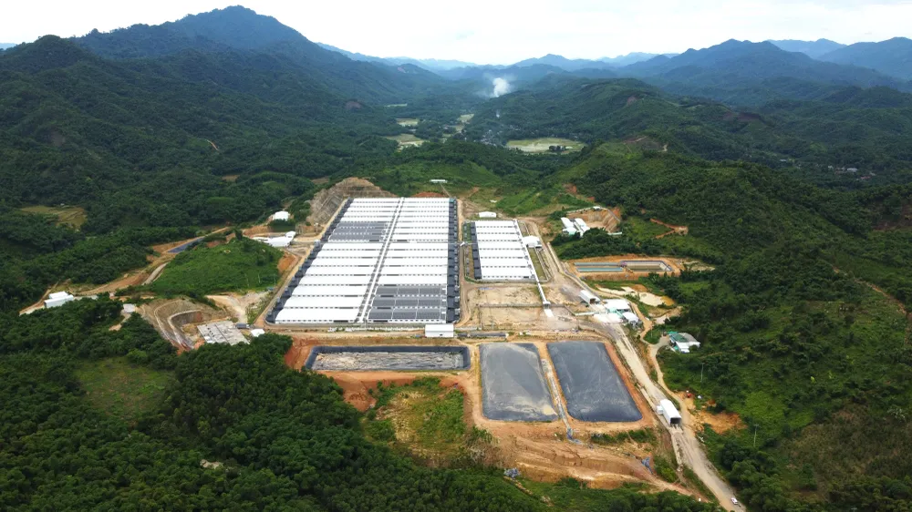 Đình chỉ trang trại nuôi heo bốc mùi hôi thối gây bức xúc ở Lang Chánh -.JPG