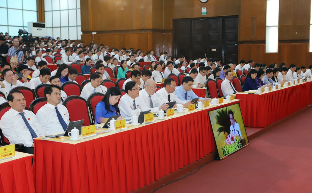 Các đại biểu tham dự kỳ họp HĐND tỉnh Thanh Hóa. Chủ tịch Quốc hội Trần Thanh Mẫn Đội ngũ cán bộ các cấp ngành phải vì dân, vì nước -.jpg