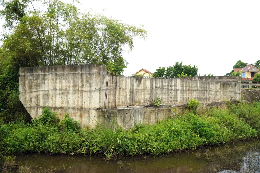 Con đường ngàn tỉ ở Thanh Hóa thi công dang dở, cốt thép hoen rỉ - 6.jpg