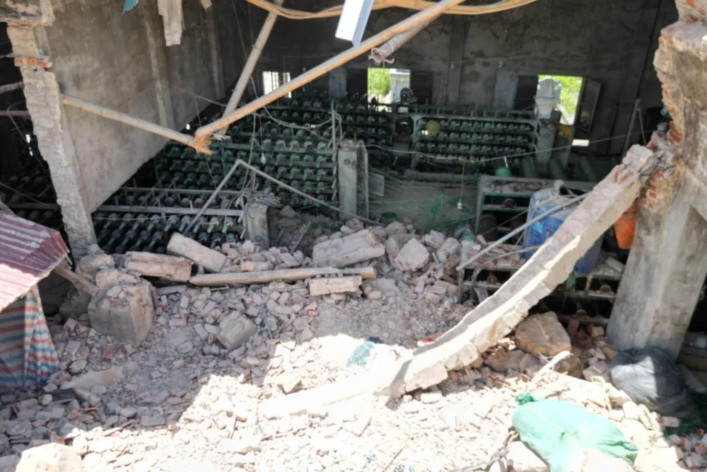 Hiện trường vụ sập kho nhà xưởng chế biến bao bì ở Ninh Bình - 5.jpg