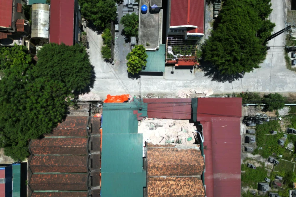 Hiện trường vụ sập kho nhà xưởng chế biến bao bì ở Ninh Bình - 6.jpg