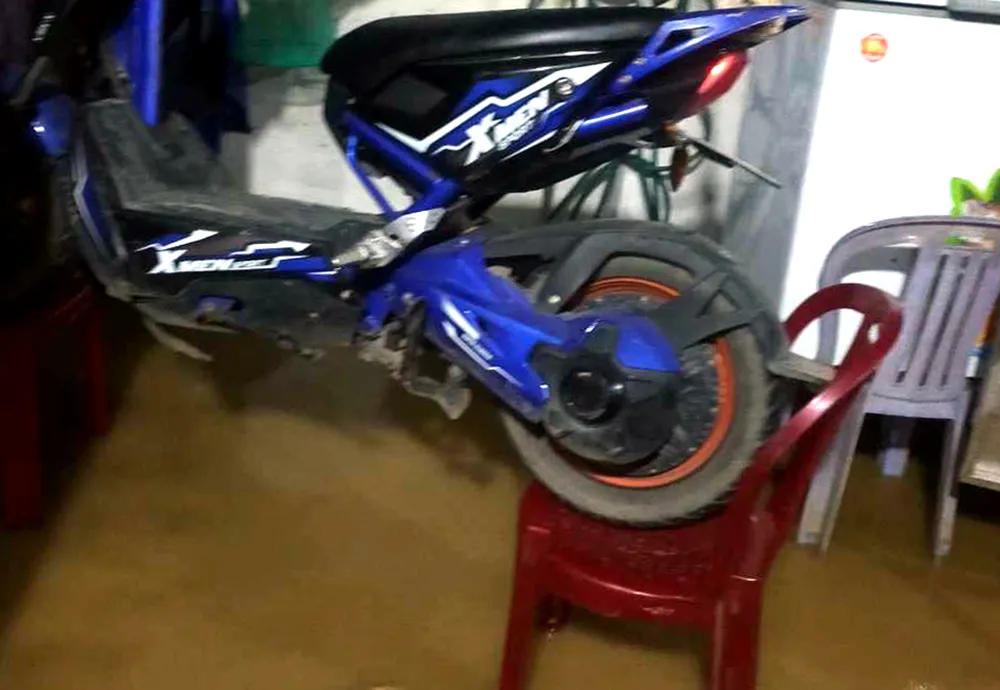 Nước vào sâu trong nhà dân tại thôn 3, xã Gia Viễn. Ảnh: ĐT Hàng trăm hộ dân ở Ninh Bình bị lũ cô lập bên sông Hoàng Long -4.jpg