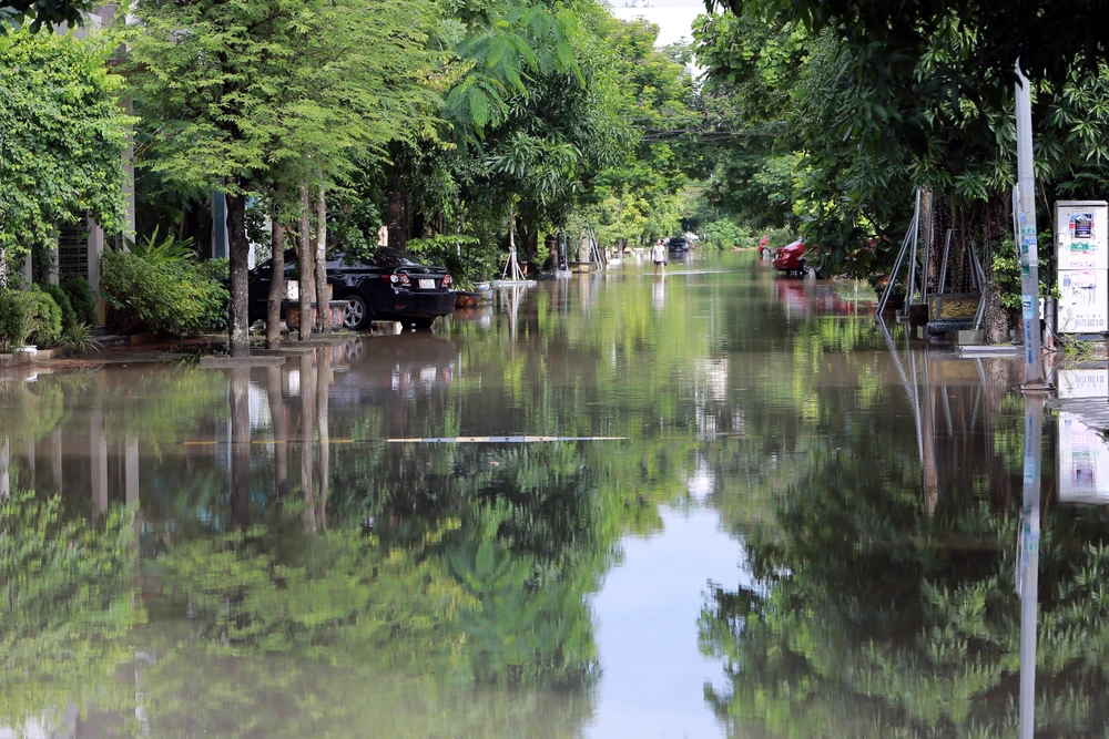 Nhiều tuyến phố ở Thanh Hóa ngập sâu trong nước sau trận mưa kéo dài - 14.JPG