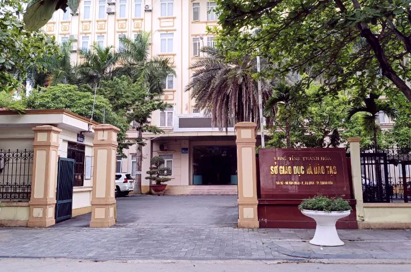 Sở GD&ĐT tỉnh Thanh Hóa đã yêu cầu Trường THPT Lê Hồng Phong tìm trường mới cho thí sinh thi trượt thành thủ khoa lớp 10. So-Gddt-Thanh-Hoa-Xe.jpg
