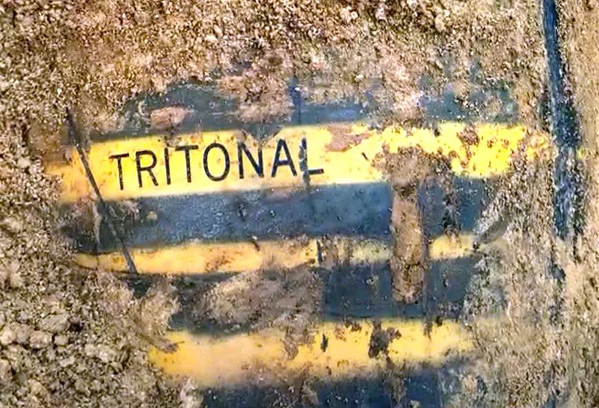 Đang thi công đường liên xã thì phát hiện quả bom lớn ở Thanh Hóa -.jpg