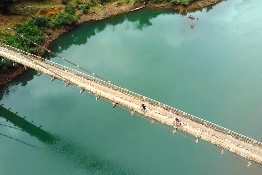 Người dân bất an khi phải đi qua các cầu treo xuống cấp ở Thanh Hóa - 11.jpg