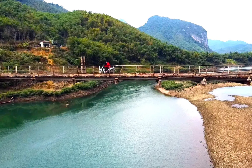 Người dân bất an khi phải đi qua các cầu treo xuống cấp ở Thanh Hóa - 9.jpg