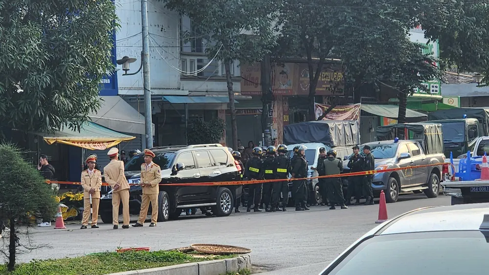 Hàng chục cảnh sát bao vây 1 công ty vệ sĩ ở Thanh Hóa -123.jpg