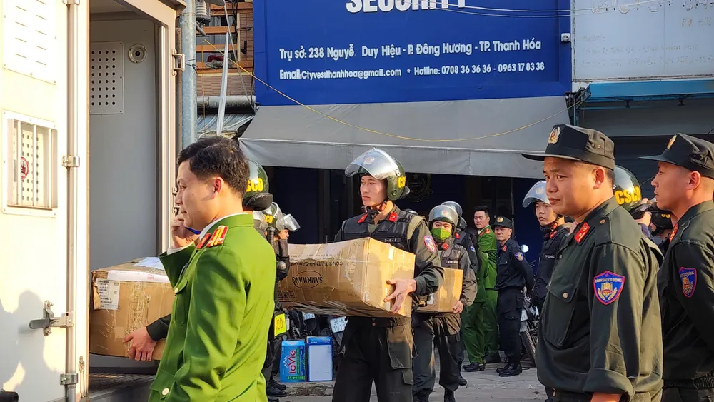 Hàng chục cảnh sát bao vây 1 công ty vệ sĩ ở Thanh Hóa -2.jpg