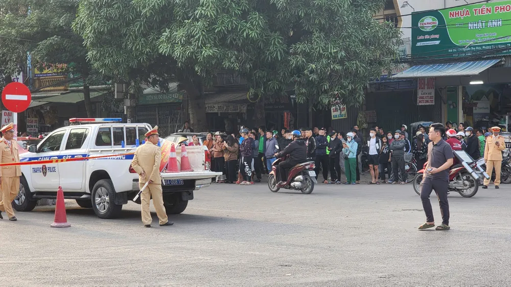 Hàng chục cảnh sát bao vây 1 công ty vệ sĩ ở Thanh Hóa -21.jpg