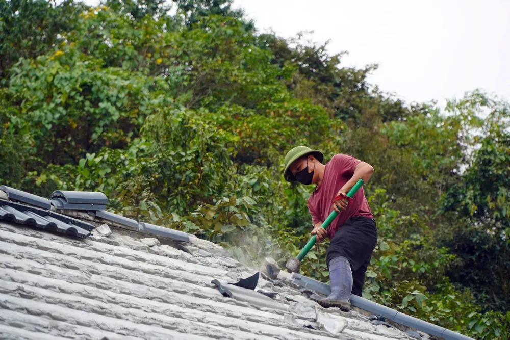 Cận cảnh tháo dỡ công trình xây dựng trái phép trên đất quốc phòng -10.jpg