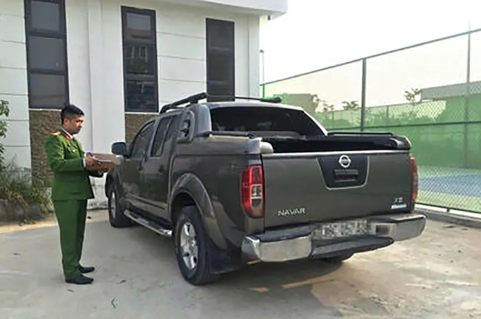 Tạm giữ hình sự chủ quán đánh đập người hát karaoke, ép viết giấy bán xe ô tô -2.jpg