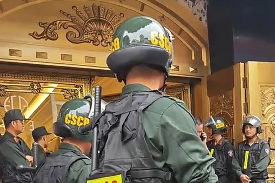 Cận cảnh Bộ Công an khám xét nhà đại ca giang hồ ở Thanh Hóa -.jpg