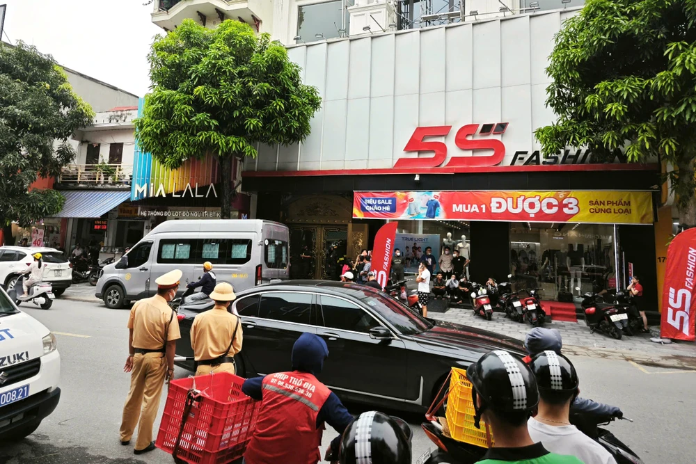 Cận cảnh Bộ Công an khám xét nhà đại ca giang hồ ở Thanh Hóa -6.jpg