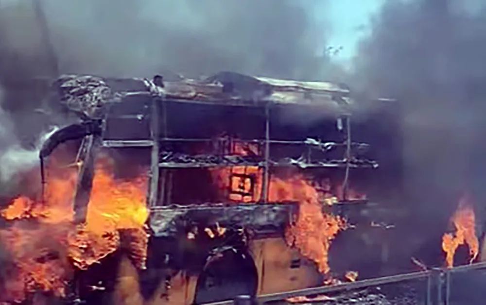 Xe khách bốc cháy dữ dội trên cao tốc Mai Sơn – Quốc lộ 45 - 2.jpg